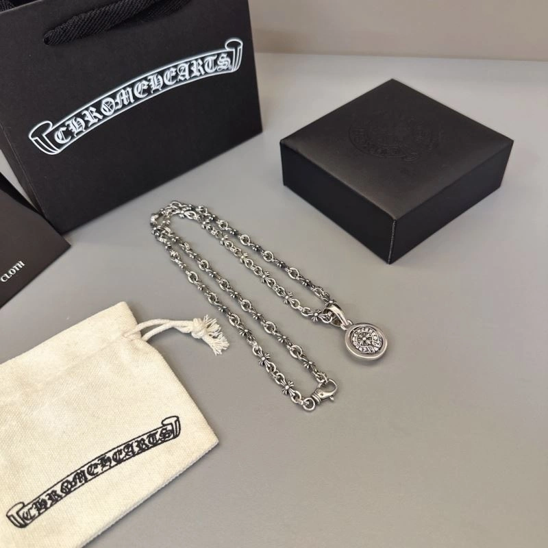 Fashionable Chrome Hearts Necklaces 242040