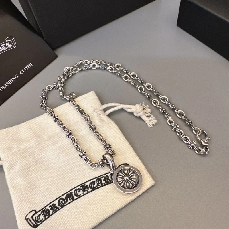 Fashionable Chrome Hearts Necklaces 242040