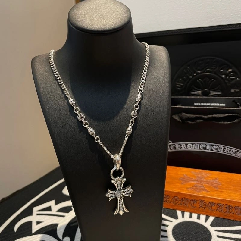 Effortless Chrome Hearts Necklaces 242641