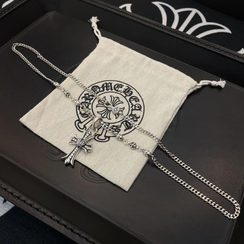 Effortless Chrome Hearts Necklaces 242641