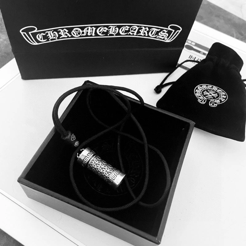 Breathable Chrome Hearts Necklaces 242601
