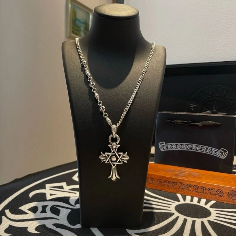 Vibrant Chrome Hearts Necklaces 242486