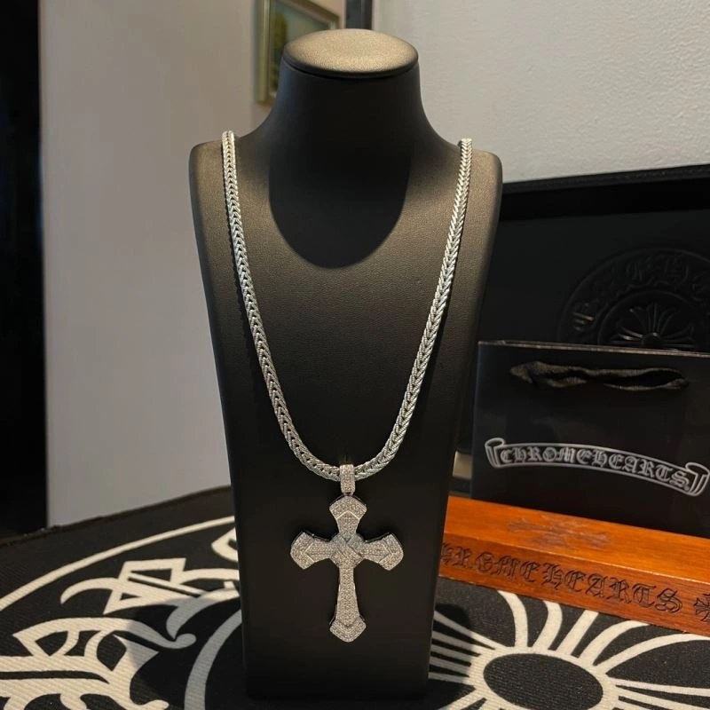 Sophisticated Chrome Hearts Necklaces 242427