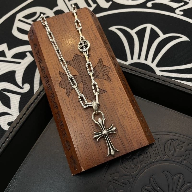 WaterResistant Chrome Hearts Necklaces 242390