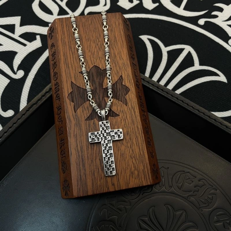 EyeCatching Chrome Hearts Necklaces 241815