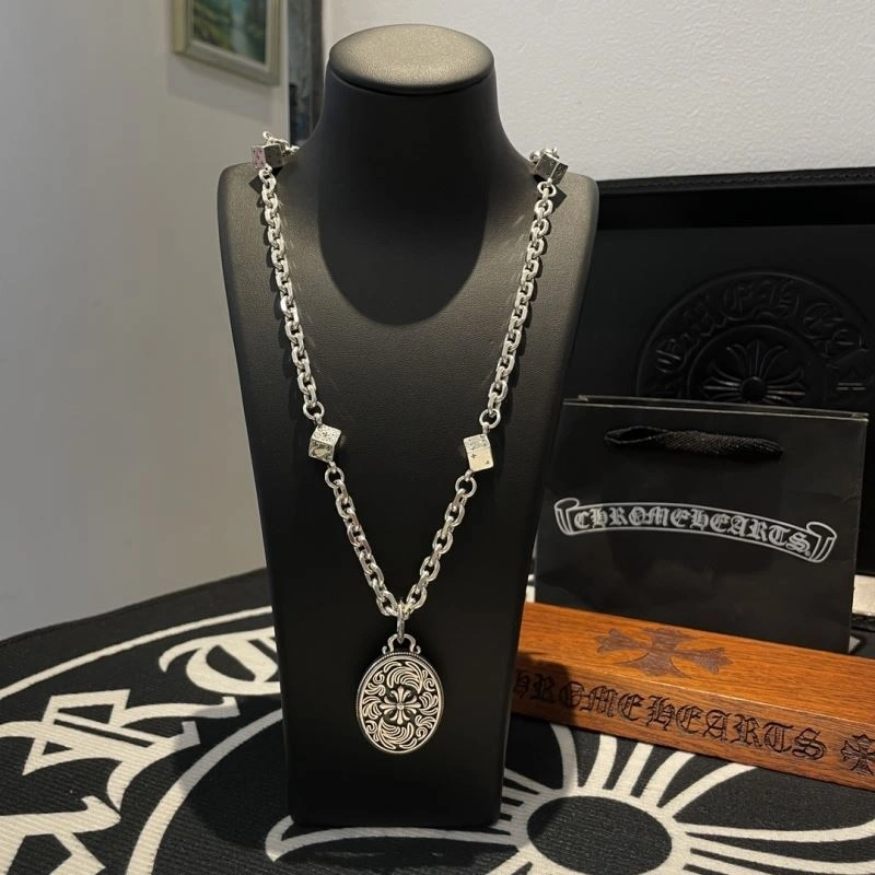 Snug Chrome Hearts Necklaces 241630