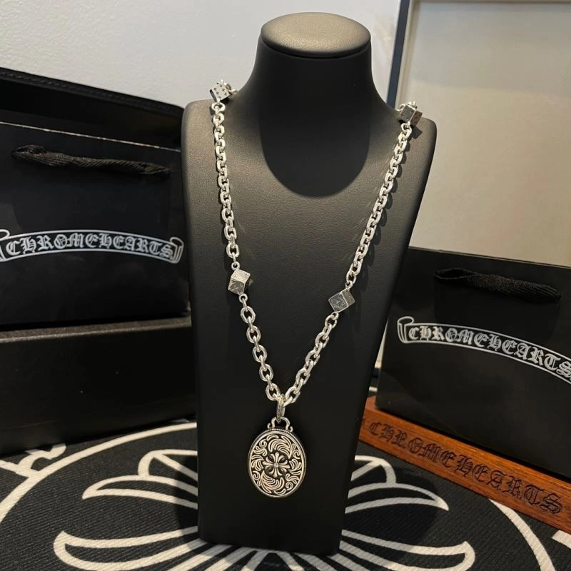 Snug Chrome Hearts Necklaces 241630