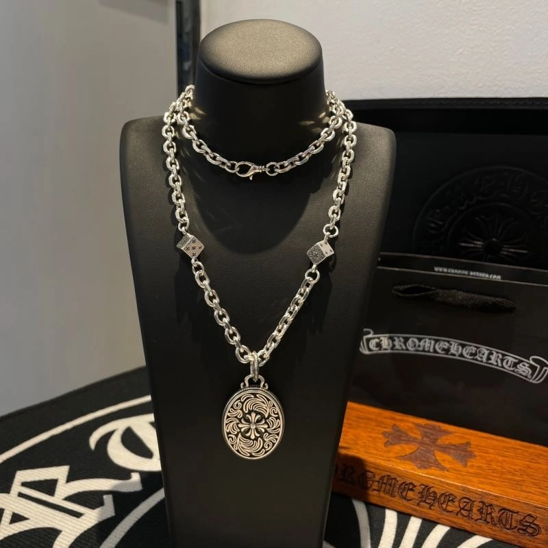 Snug Chrome Hearts Necklaces 241630