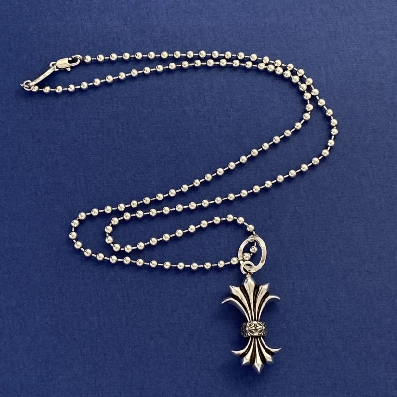 Vibrant Chrome Hearts Necklaces 241571