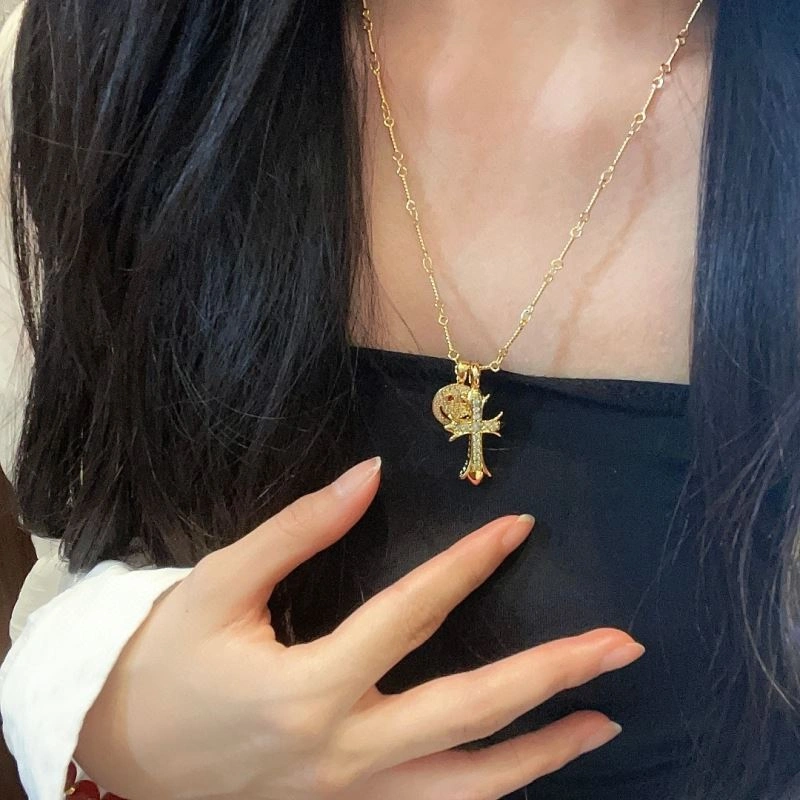 Vibrant Chrome Hearts Necklaces 241550