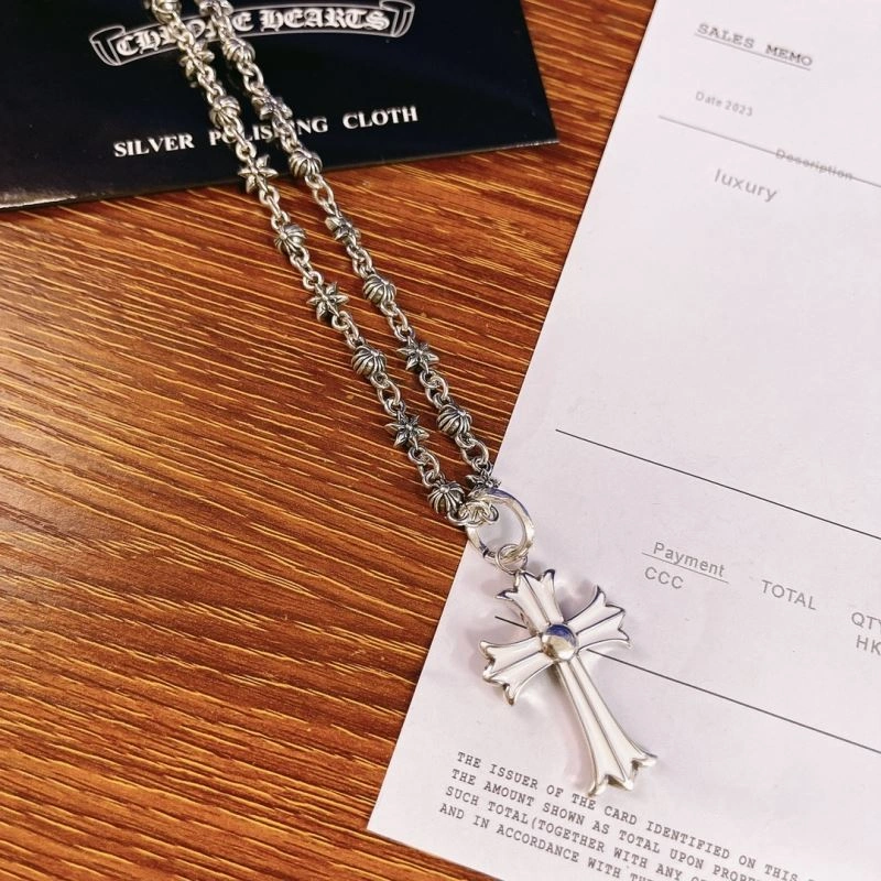 Snug Chrome Hearts Necklaces 240670
