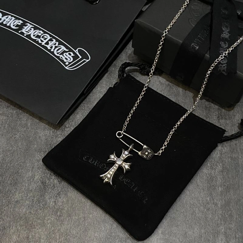 Sleek Chrome Hearts Necklaces 240672