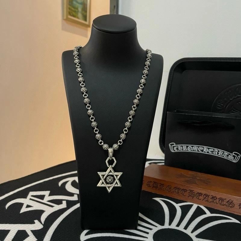 Cozy Chrome Hearts Necklaces 240482