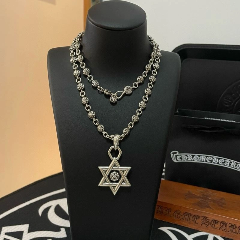Cozy Chrome Hearts Necklaces 240482
