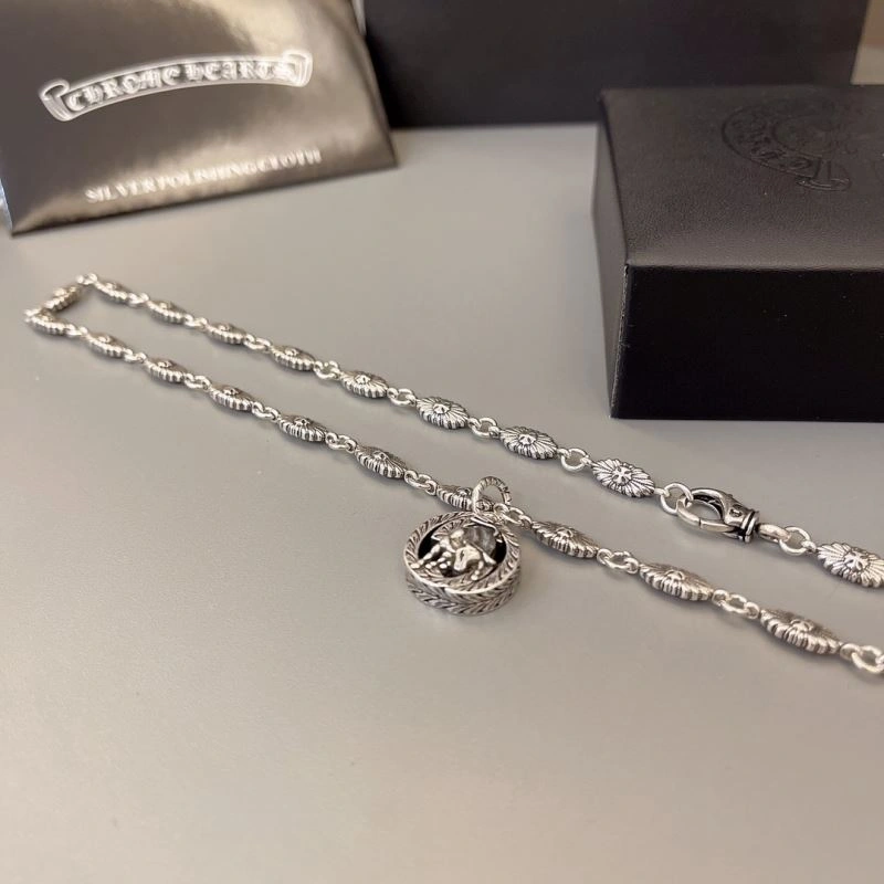 Stretchable Chrome Hearts Necklaces 240468
