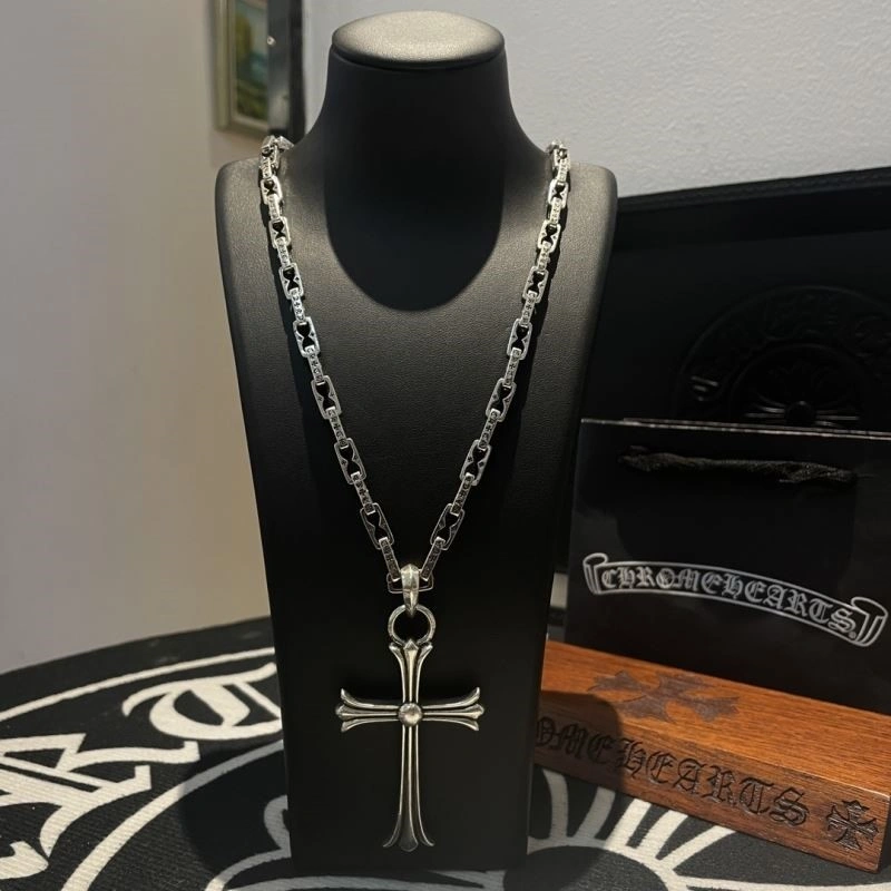 Snug Chrome Hearts Necklaces 240191