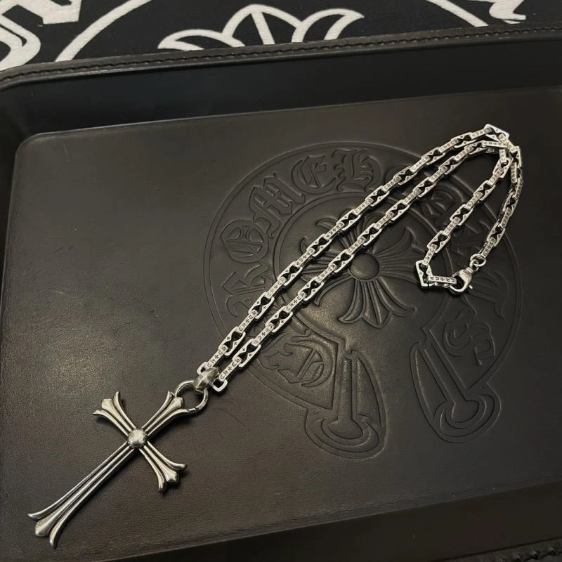 Snug Chrome Hearts Necklaces 240191