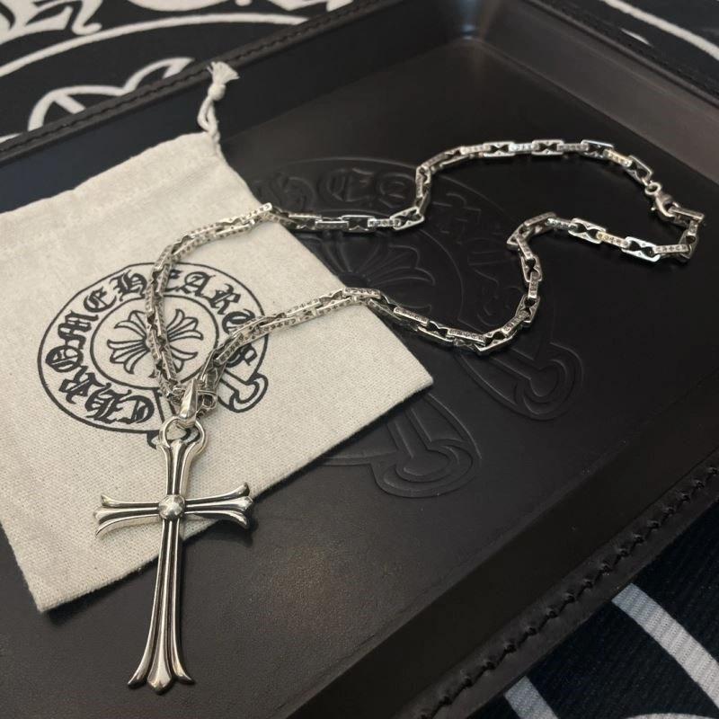 Snug Chrome Hearts Necklaces 240191
