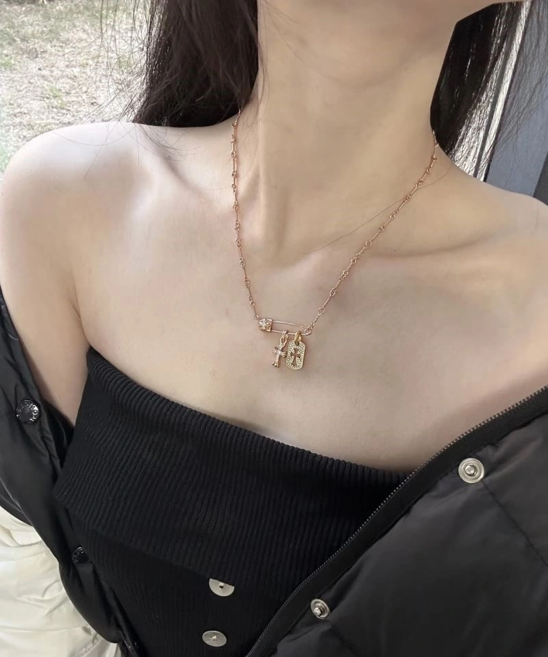 Seasonal Chrome Hearts Necklaces 240170