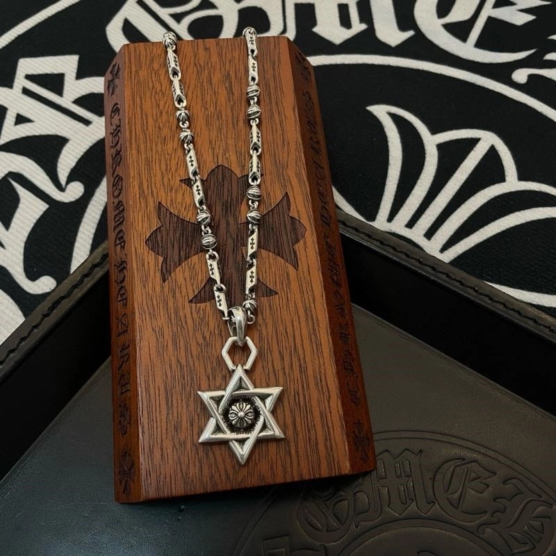 Contemporary Chrome Hearts Necklaces 240159