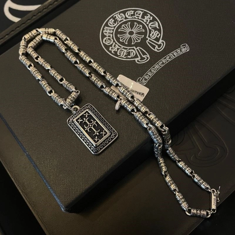 Sleek Chrome Hearts Necklaces 240076