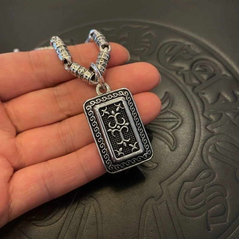 Sleek Chrome Hearts Necklaces 240076