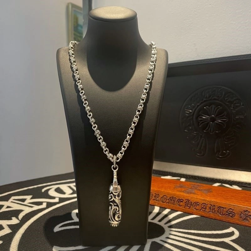 Vibrant Chrome Hearts Necklaces 240058