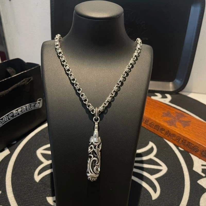 Vibrant Chrome Hearts Necklaces 240058
