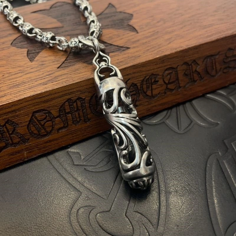 Vibrant Chrome Hearts Necklaces 240058