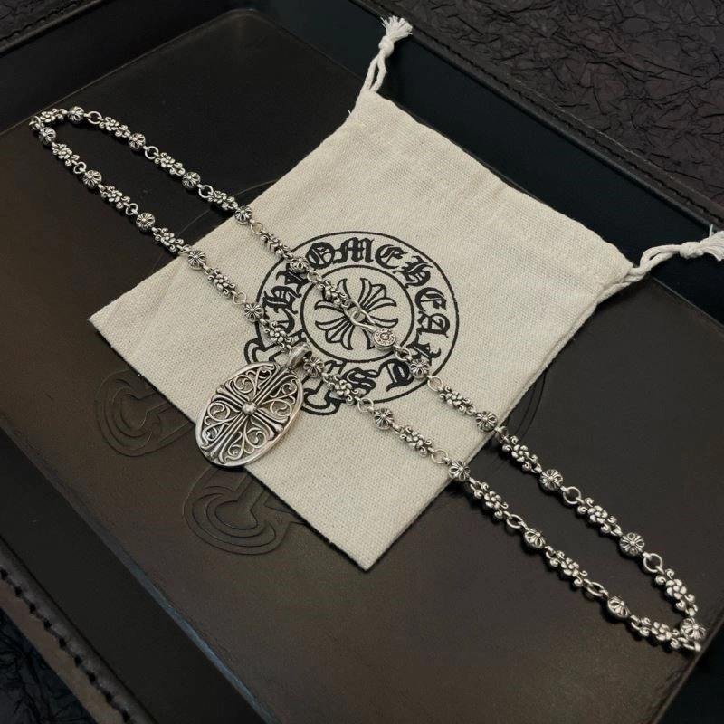 Bright Chrome Hearts Necklaces 240003