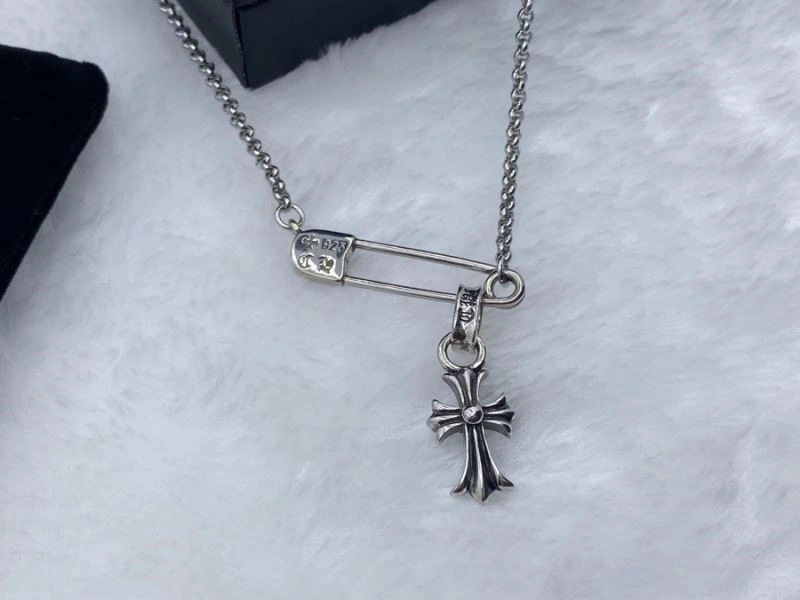 Sleek Chrome Hearts Necklaces 239953