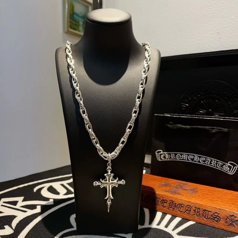 Vibrant Chrome Hearts Necklaces 239565