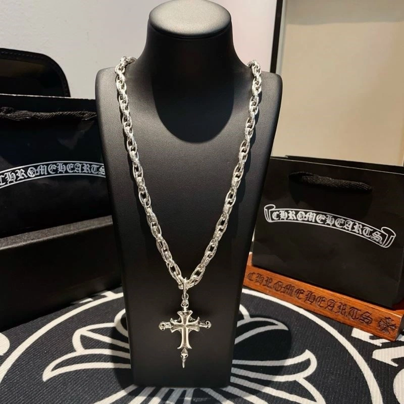 Vibrant Chrome Hearts Necklaces 239565