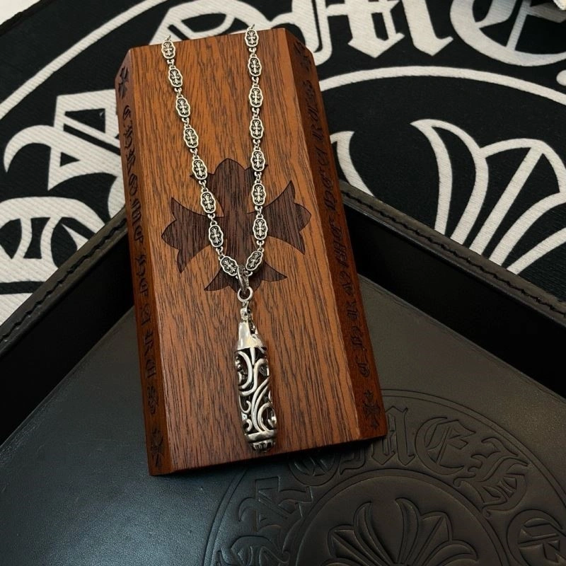 Vibrant Chrome Hearts Necklaces 239530
