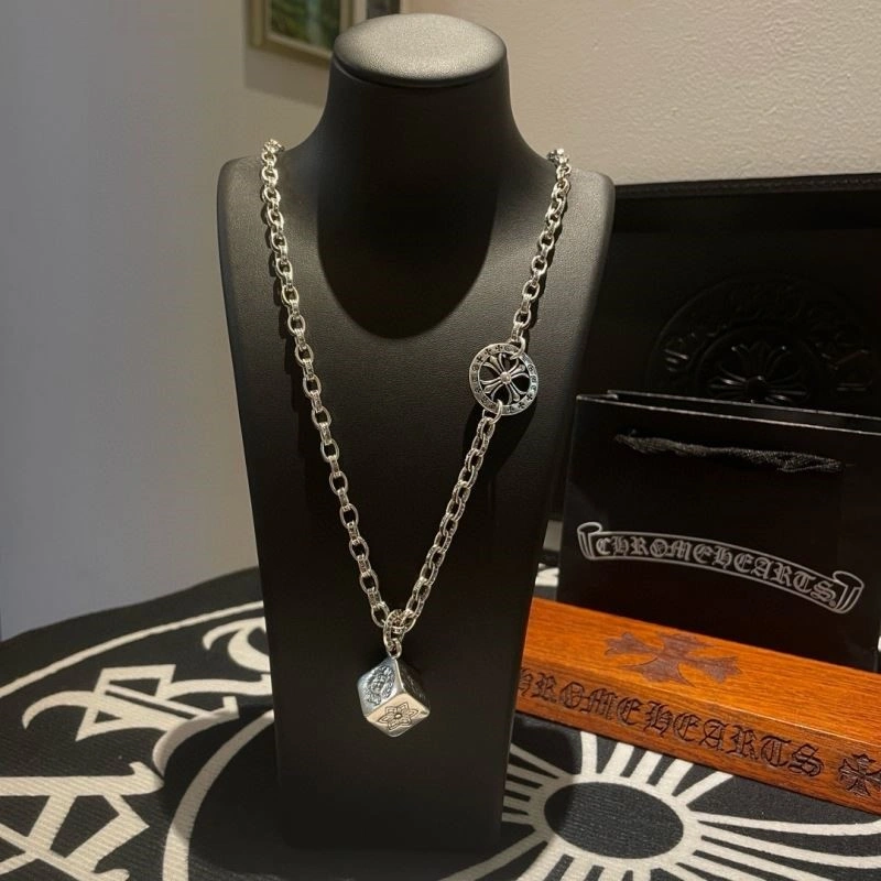 Flexible Chrome Hearts Necklaces 239406