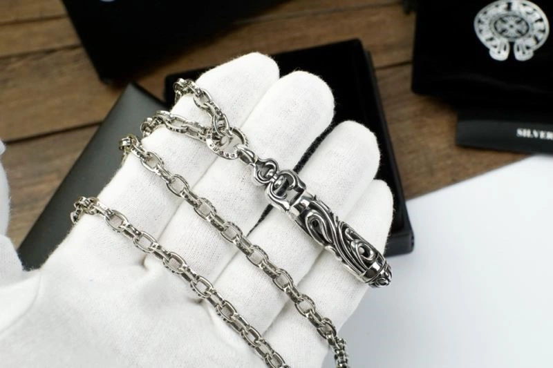 Sleek Chrome Hearts Necklaces 239360