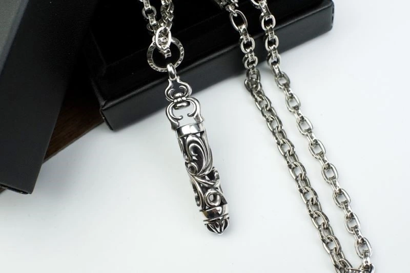 Sleek Chrome Hearts Necklaces 239360