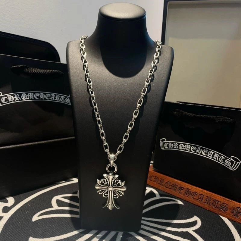 Sleek Chrome Hearts Necklaces 239282