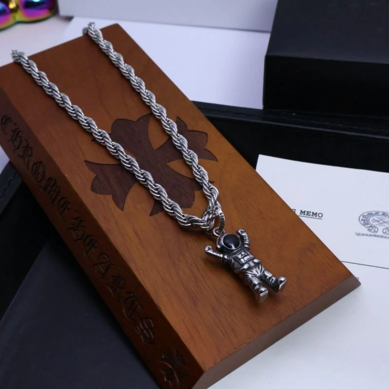 Thermal Chrome Hearts Necklaces 239235