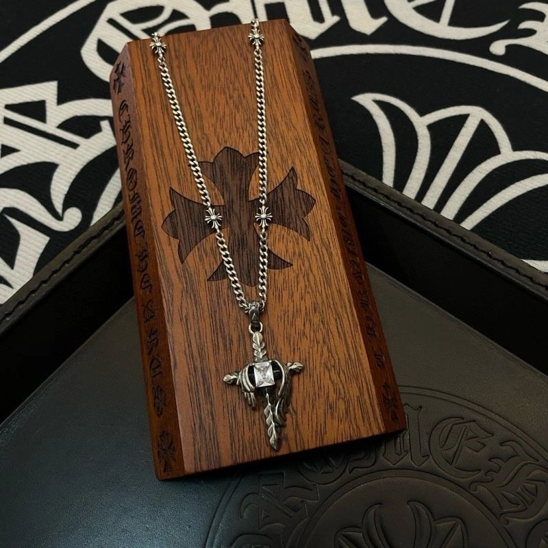 Vibrant Chrome Hearts Necklaces 238707