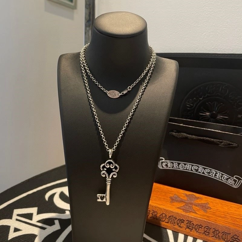 Sleek Chrome Hearts Necklaces 238660