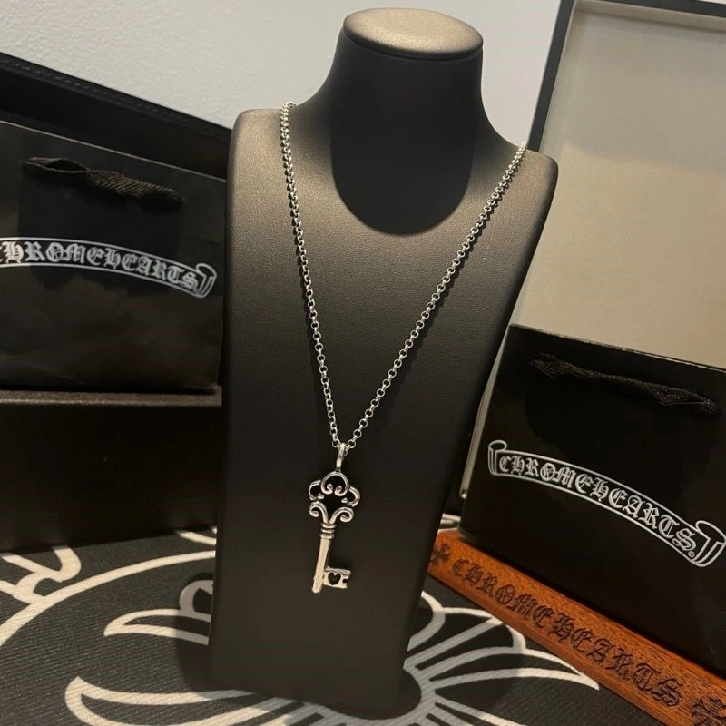 Sleek Chrome Hearts Necklaces 238660