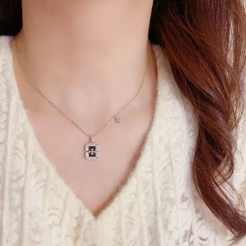 Chrome Hearts Necklaces Stylish 238599