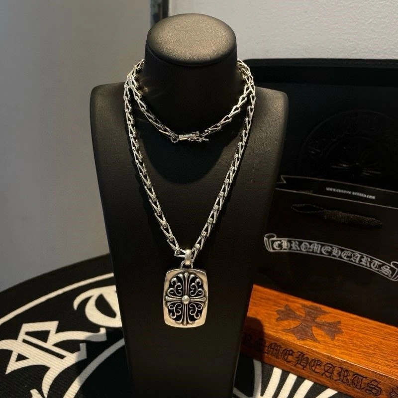 Effortless Chrome Hearts Necklaces 238571