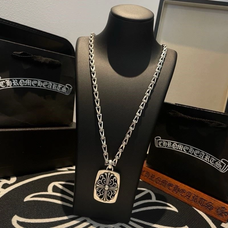 Effortless Chrome Hearts Necklaces 238571