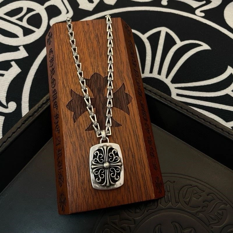 Effortless Chrome Hearts Necklaces 238571