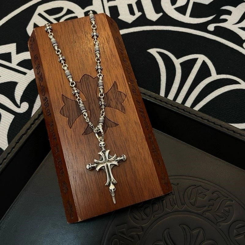 Sleek Chrome Hearts Necklaces 238536