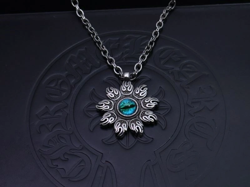 Thermal Chrome Hearts Necklaces 237939