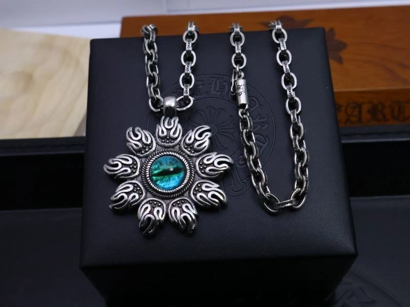 Thermal Chrome Hearts Necklaces 237939