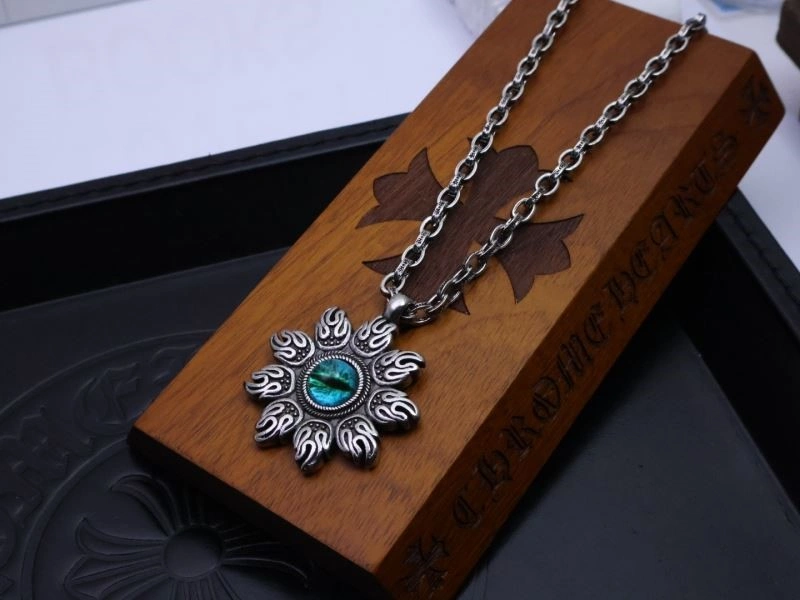 Thermal Chrome Hearts Necklaces 237939
